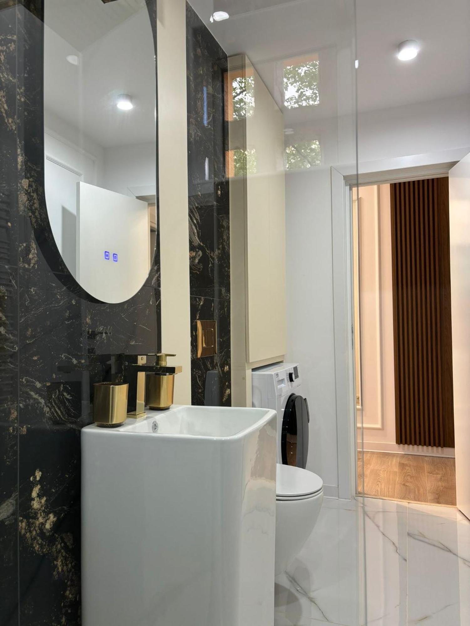 Luxury Est One Apartament